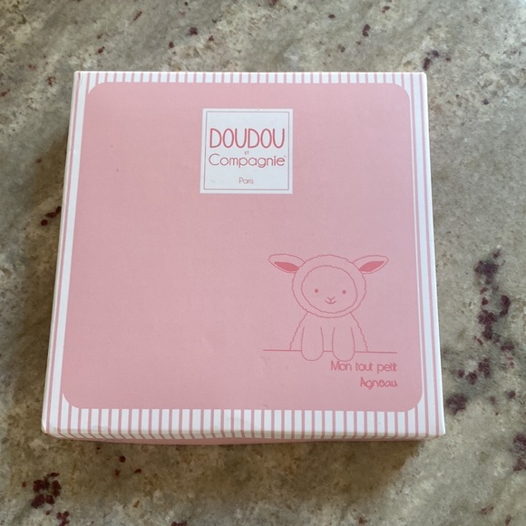 Doudou et Compagnie Paris Lamb Plush Slippers 6-12 months - Picture 6 of 8